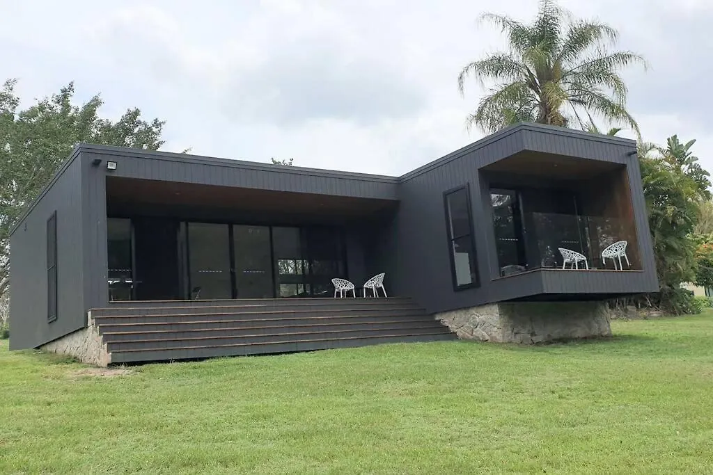 Hinze Dam Cabin Villa Advancetown Australia